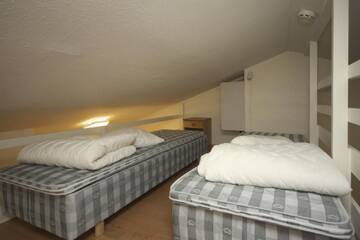 Фото номера Семейный номер (для 2 взрослых и 2 детей) Мотели Motel Patalahti г. Йямся 4